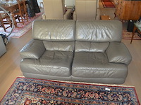 Moderne grijs lederen salon bestaande uit 3-2-1 zit, moderne rechthoekig glazen salontafel - afbeelding 5 van  14