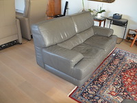 Moderne grijs lederen salon bestaande uit 3-2-1 zit, moderne rechthoekig glazen salontafel - afbeelding 7 van  14