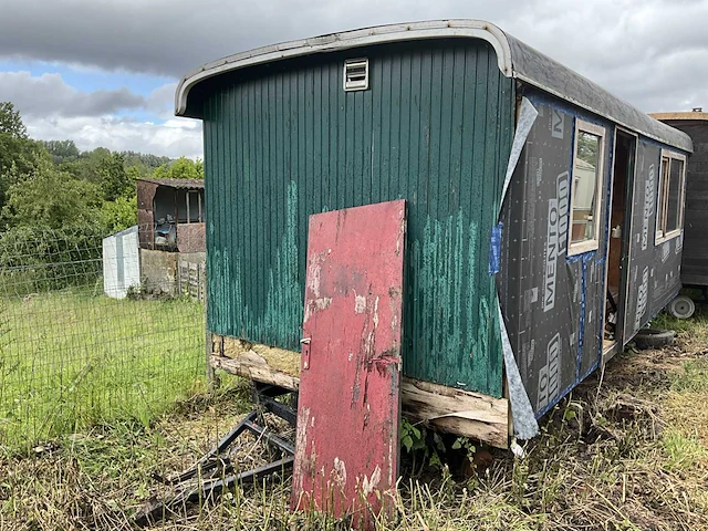 Moderne houten woonwagen / pipowagen - afbeelding 3 van  10