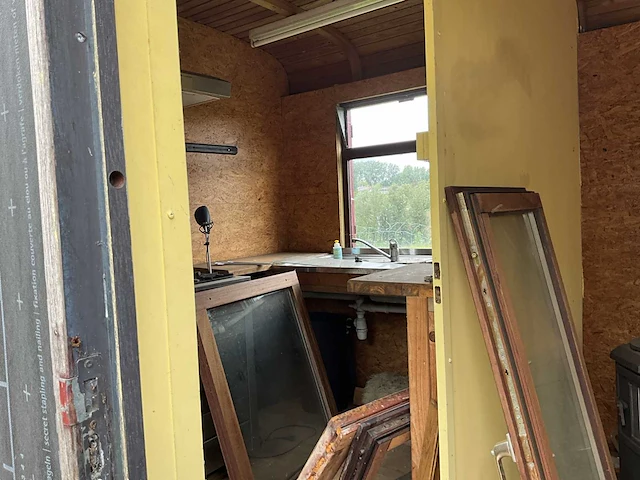 Moderne houten woonwagen / pipowagen - afbeelding 7 van  10