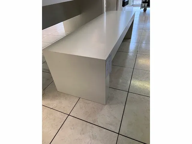 Moderne lage tafel - afbeelding 2 van  4