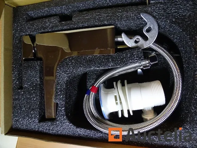 Moderne mixer kraan voor badkamer - afbeelding 2 van  3