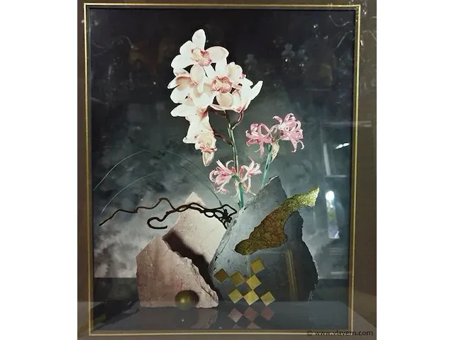Modernistische églomisé bloemenstilleven - afbeelding 1 van  3