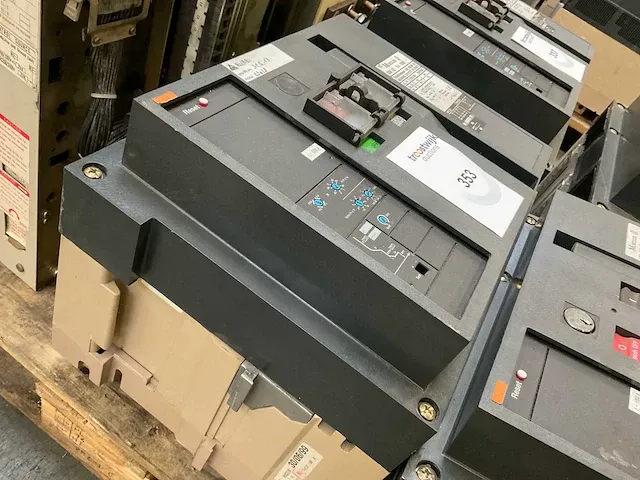 Moeller izm32 sv-1000 vermogenschakelaar - afbeelding 2 van  6