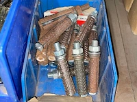 Moeren, ankerbouten, bouten - afbeelding 2 van  9