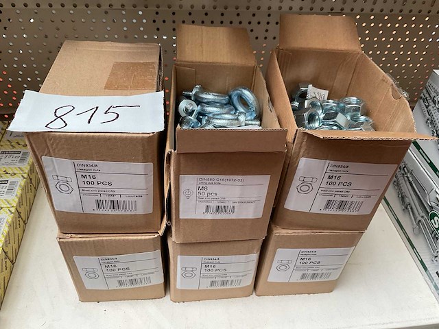 Moeren m 16 en ringbouten - afbeelding 1 van  4