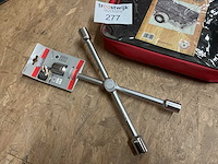 Moersleutel en aanhangwagen net - afbeelding 2 van  2