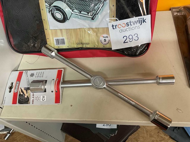 Moersleutel en aanhangwagen net - afbeelding 3 van  3