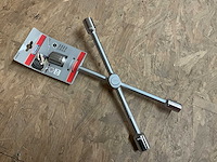 Moersleutel en aanhangwagen wiel - afbeelding 3 van  5