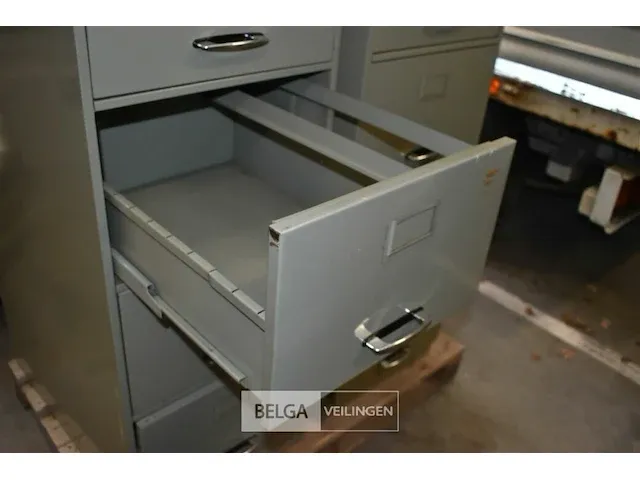 Mondial metalen dossierkast 4 lades afm ± 48x75x134. - afbeelding 2 van  2