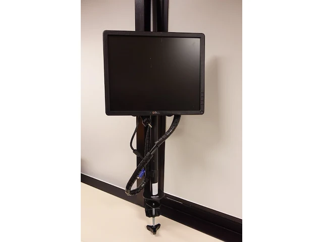 Monitor desk mount pole, with 1x 17" dellm monitor - afbeelding 1 van  4