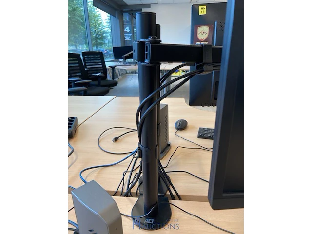 Monitor fabr. iiyama met dockingstation - afbeelding 6 van  7