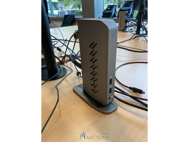 Monitor fabr. iiyama met dockingstation - afbeelding 3 van  7