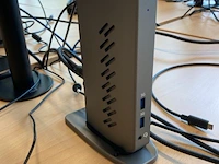 Monitor fabr. iiyama met dockingstation - afbeelding 3 van  7