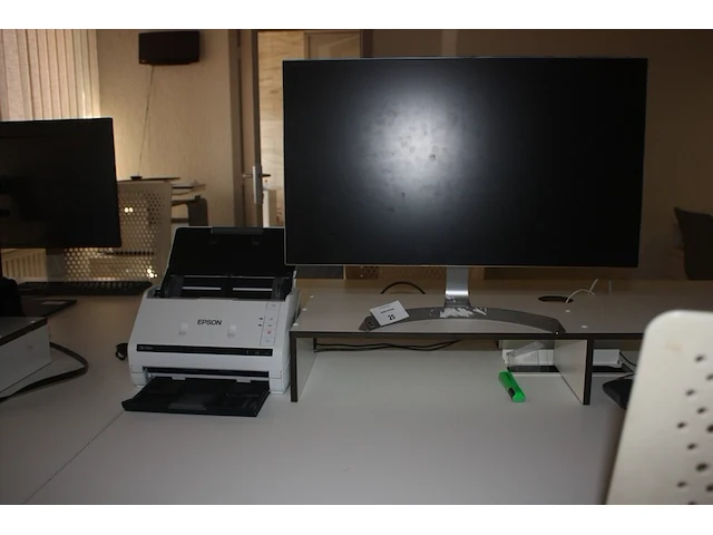Monitor lg 27mp89hm-s, printer epson ds-770 (65,67) - afbeelding 1 van  3