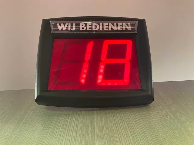 Monitor nec + volgnummersysteem (wij bedienen) - afbeelding 1 van  8