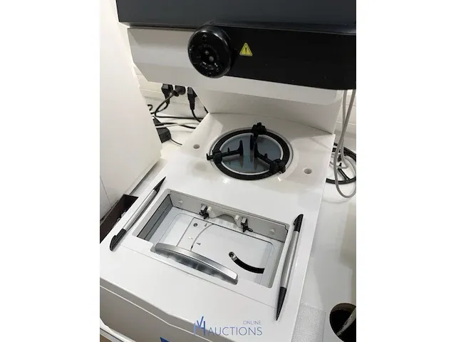 Montuurtracer essilor met slijptoestel essilor - afbeelding 9 van  10