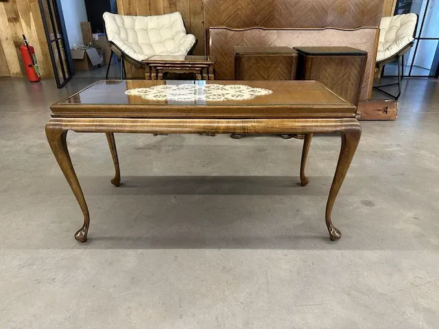 Mooi afgewerkte houten salontafel - afbeelding 1 van  4