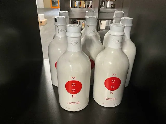 Moon cherry gin (8x) - afbeelding 2 van  2