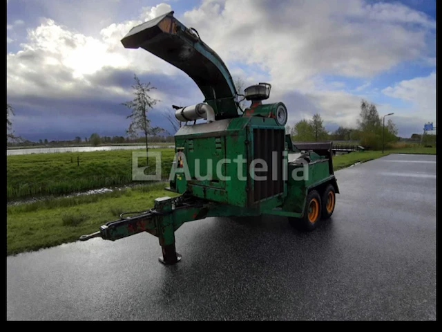Morbark typhoon shredder met caterpillar motor - afbeelding 3 van  10