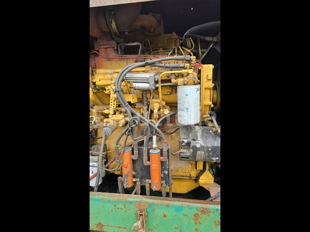 Morbark typhoon shredder met caterpillar motor - afbeelding 6 van  10