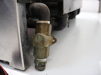 Morice salamander op gas - afbeelding 5 van  6