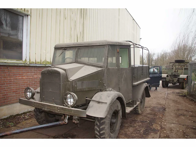 Morris - c8 mk3 - legervoertuig - 1944 - afbeelding 1 van  8