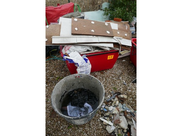 Mortelkuipen en bouwmaterialen - afbeelding 1 van  6