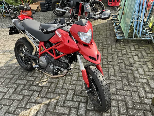 Moto ducati hypermotard 796 - afbeelding 9 van  16