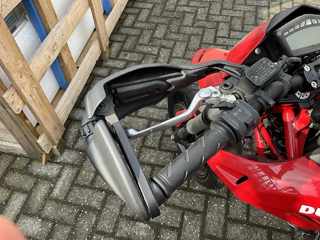 Moto ducati hypermotard 796 - afbeelding 15 van  16