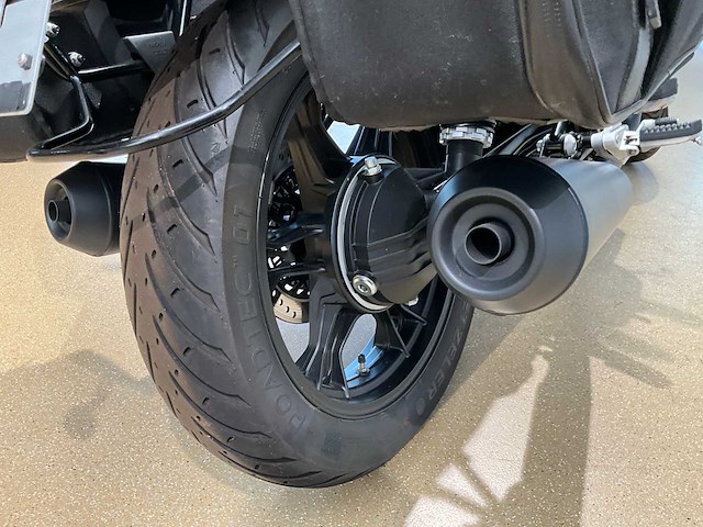Moto guzzi v7 iii carbon limited versie n1061 carbon motorfiets - afbeelding 3 van  22