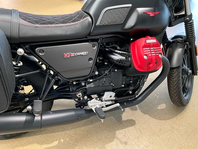 Moto guzzi v7 iii carbon limited versie n1061 carbon motorfiets - afbeelding 5 van  22