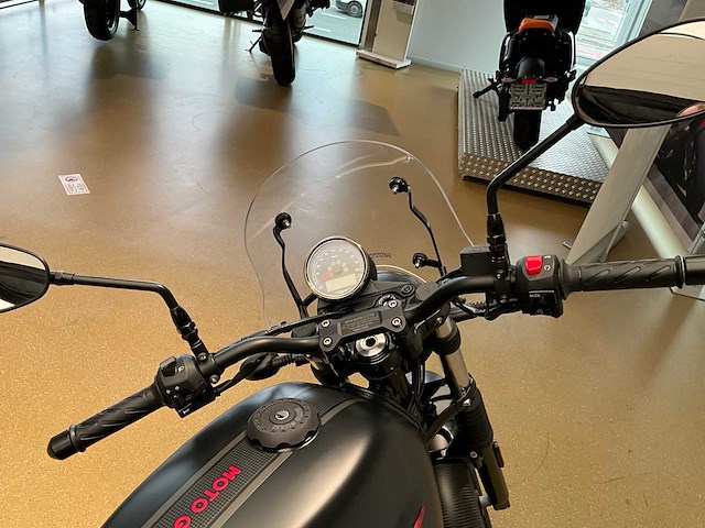 Moto guzzi v7 iii carbon limited versie n1061 carbon motorfiets - afbeelding 6 van  22