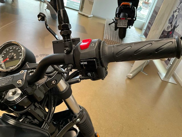 Moto guzzi v7 iii carbon limited versie n1061 carbon motorfiets - afbeelding 7 van  22