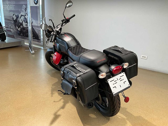 Moto guzzi v7 iii carbon limited versie n1061 carbon motorfiets - afbeelding 17 van  22