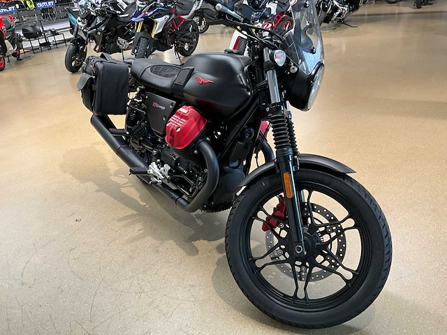 Moto guzzi v7 iii carbon limited versie n1061 carbon motorfiets - afbeelding 21 van  22