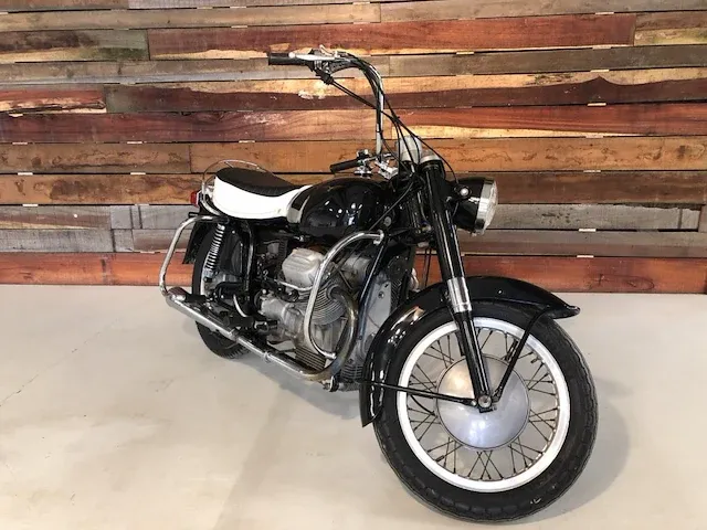 Moto guzzi v7 special , 1969 - afbeelding 1 van  17