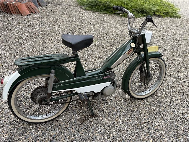 Motobecane mobilette - afbeelding 2 van  16
