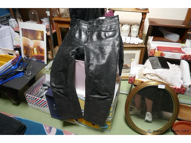 Motobroek in leder - afbeelding 1 van  1