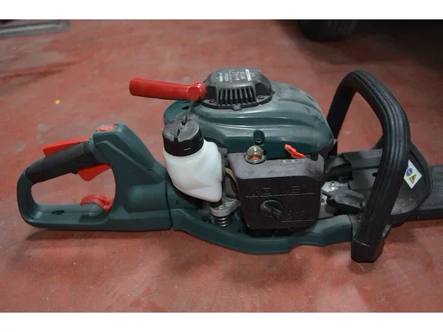Motor heggeschaar powerplus powpg30110 22,2cc (zonder bougie) - afbeelding 5 van  8
