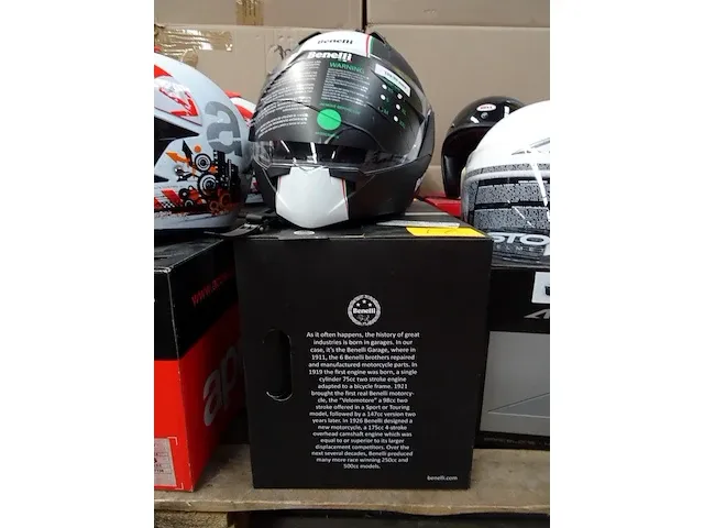 Motor helm aprila - afbeelding 1 van  4