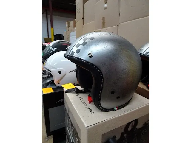 Motor helm guzzi - afbeelding 2 van  3