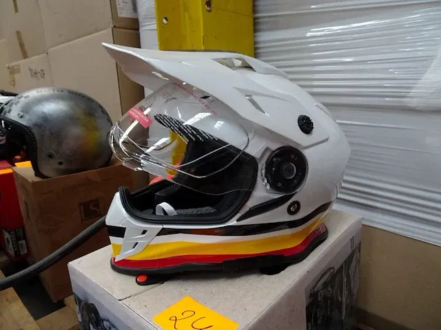 Motor helm guzzi - afbeelding 2 van  2