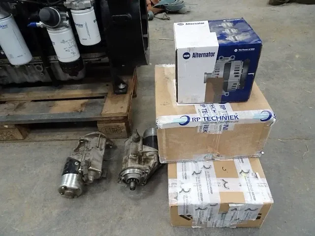 Motor perkins - afbeelding 4 van  4