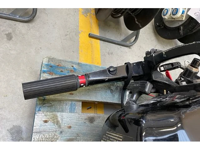 Motor voor boot mercury - afbeelding 3 van  7
