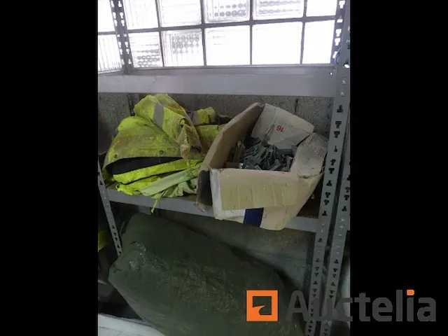 Motoren elektrische, rekken, werkbank hout, rekken inhoud - afbeelding 18 van  18