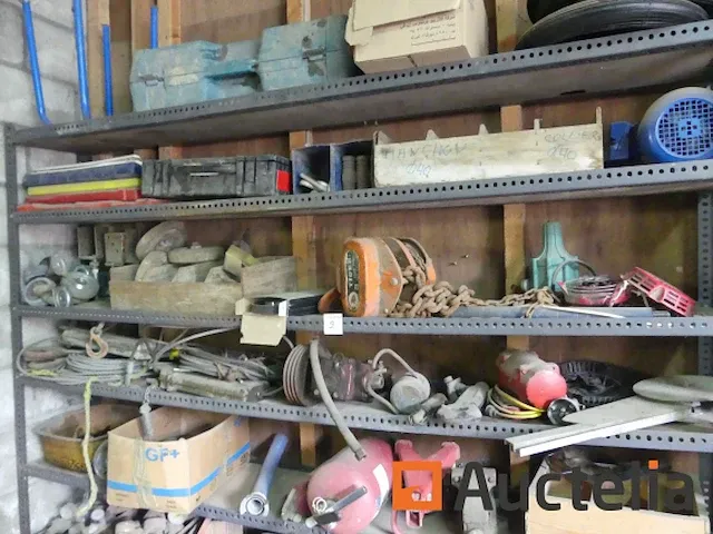 Motoren elektrische, rekken, werkbank hout, rekken inhoud - afbeelding 2 van  18