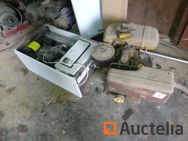 Motoren elektrische, rekken, werkbank hout, rekken inhoud - afbeelding 5 van  18
