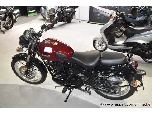 Motorfiets benelli imperiale 400, 374cm³, 15,5kw, 1ste inschr 28/02/23, 2560km, chassisnr zbnp09018nbd69788, kenteken i+ii, gelijkvormigheidsattest, 1sleutel - afbeelding 1 van  8