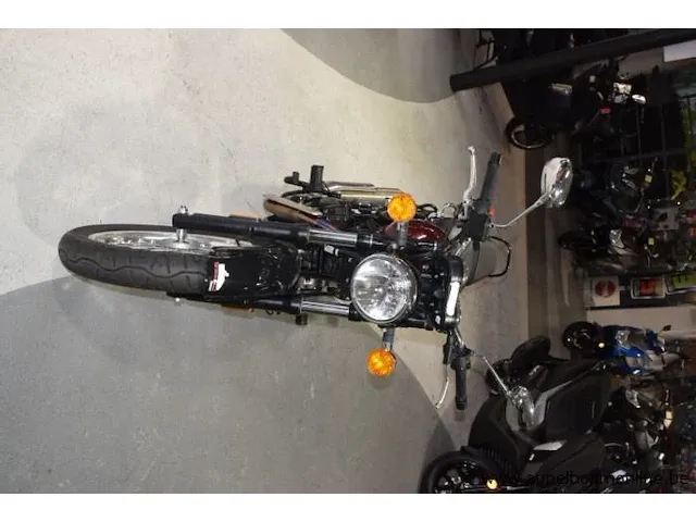 Motorfiets benelli imperiale 400, 374cm³, 15,5kw, 1ste inschr 28/02/23, 2560km, chassisnr zbnp09018nbd69788, kenteken i+ii, gelijkvormigheidsattest, 1sleutel - afbeelding 2 van  8